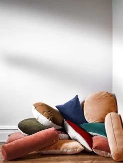 Luxury Velvet Cushion - Merlot 8 Luxury Velvet Cushion - Merlot -Homewares Shop 2022 luxury velvet cushions 3 7