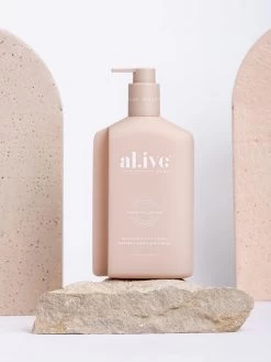 Applewood & Goji Berry Wash & Lotion DUO + Tray -Homewares Shop al ive applewoodgoji lifestyle 2 1