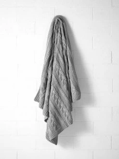 Cable Knit Throw - Pebble