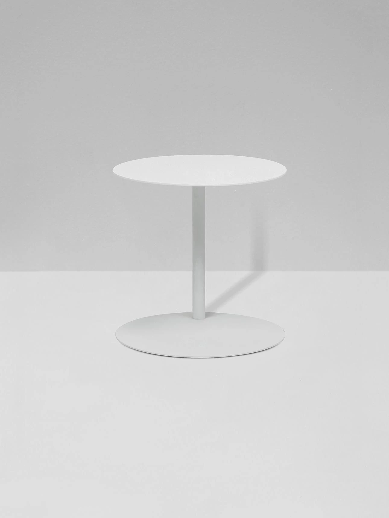 Aperto Ali Round Side Table - White 5 Aperto Ali Round Side Table - White - Image 3