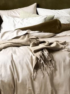 Halo Organic Sateen Quilt Cover - Feather -Homewares Shop halo organic sateen bedlinen feather detail 3