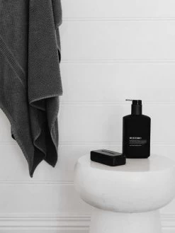 Hand And Body Wash 550ml -Homewares Shop hunter lab hand body wash 4