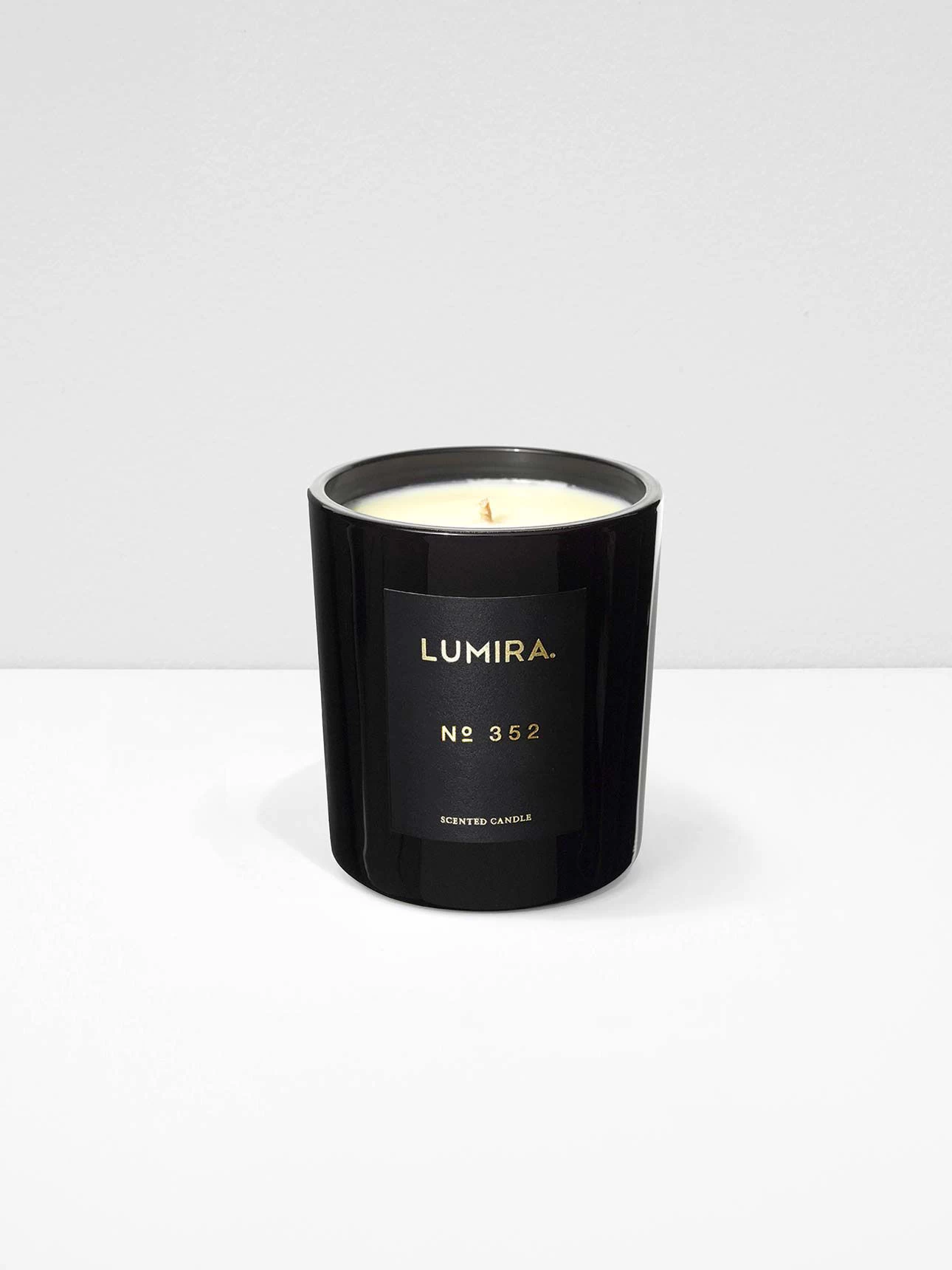 No.352 Leather & Cedar Candle 3 No.352 Leather & Cedar Candle