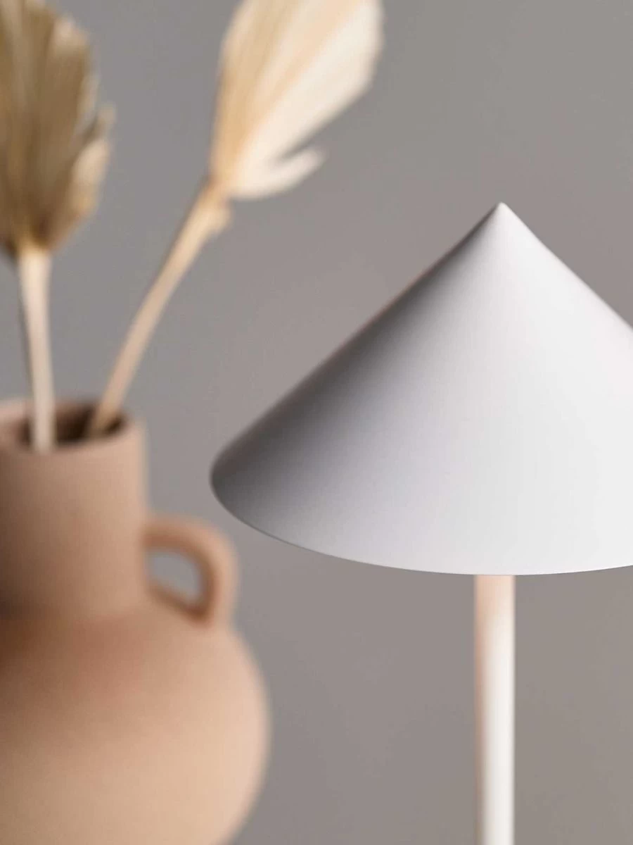 Floris Portable Desk Lamp - White 11 Floris Portable Desk Lamp - White - Image 9