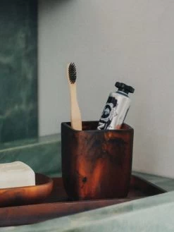 Flow Toothbrush Holder - Amber 7 Flow Toothbrush Holder - Amber -Homewares Shop saarde flow resin toothbrush holder earth 3