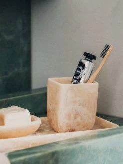 Flow Toothbrush Holder - Peach Blush -Homewares Shop saarde flow resin toothbrush holder peach blush 3