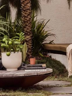 Yaamur Medium Planter - Stone -Homewares Shop saarde yaamur planter clay 5 1