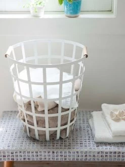 Yamazaki Tosca Round Laundry Basket 10 Yamazaki Tosca Round Laundry Basket -Homewares Shop yamazaki tower laundry basket round white lifestyle 3